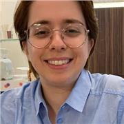 Laureata in Filologia Moderna e in Editoria e scrittura